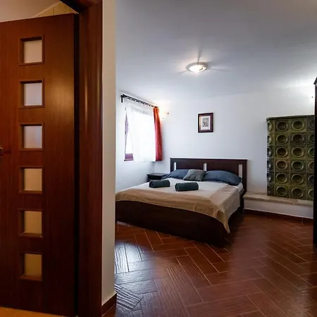 Hollo Panzio 2* Visegrád