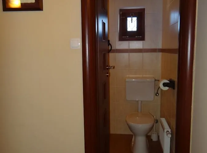 Holló Panzió 3* Visegrád